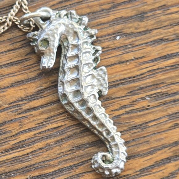 Seahorse w sterling silver chain. Vintage. - Picture 8 of 10